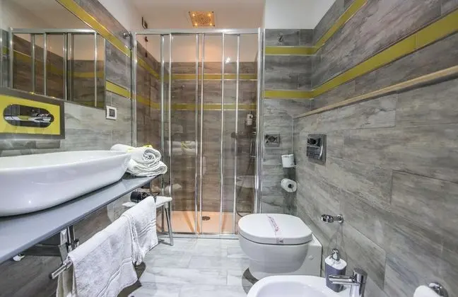 Comfort Tek Büyük Yataklı Oda