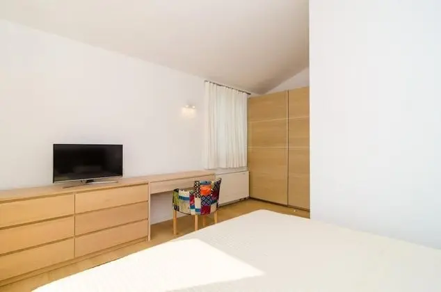 Villa (Five Bedroom Villa with Swimming Pool)