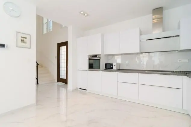 Villa (Five Bedroom Villa with Swimming Pool)