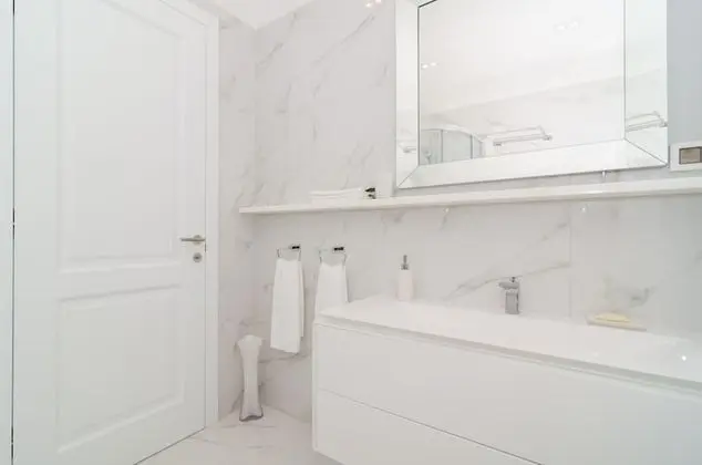 Villa (Five Bedroom Villa with Swimming Pool)