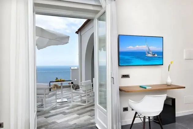 Superior Oda, 1 Çift Kişilik Yatak, Deniz Manzaralı