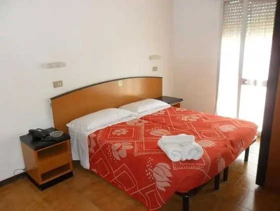 Üç Kişilik Oda