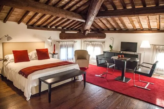 Deluxe Tek Büyük Yataklı Oda