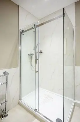 Superior Tek Büyük veya İki Ayrı Yataklı Oda