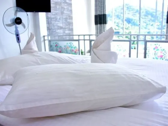 Deluxe Tek Büyük Yataklı Oda, 1 Çift Kişilik Yatak, Havuz Kullanımı, Dağ Manzaralı