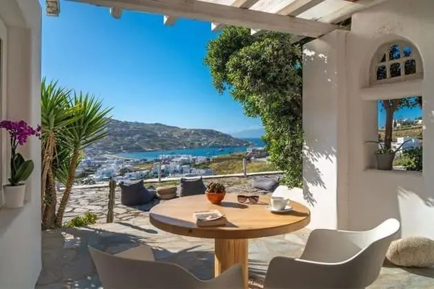 Dört Kişilik Oda, Deniz Manzaralı