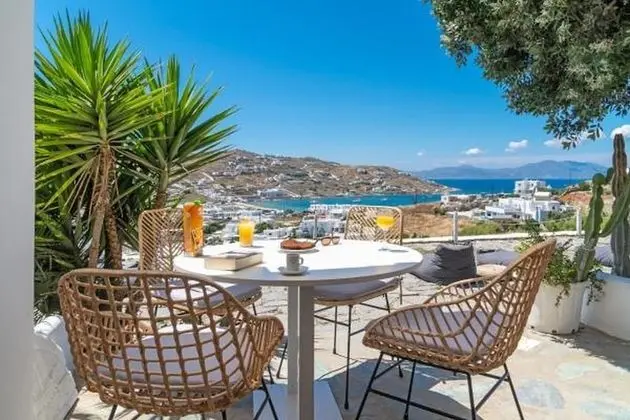 Dört Kişilik Oda, Deniz Manzaralı