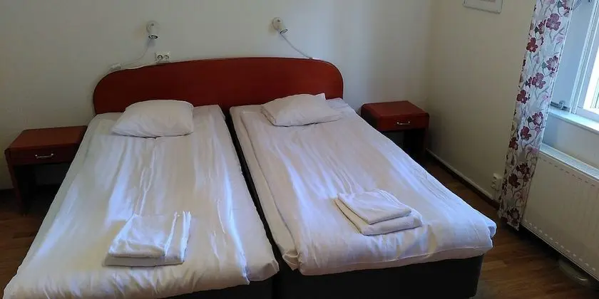 Tek Büyük Yataklı Oda (Hotel)