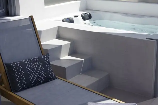 King Suite with Jacuzzi, Sea view (105)