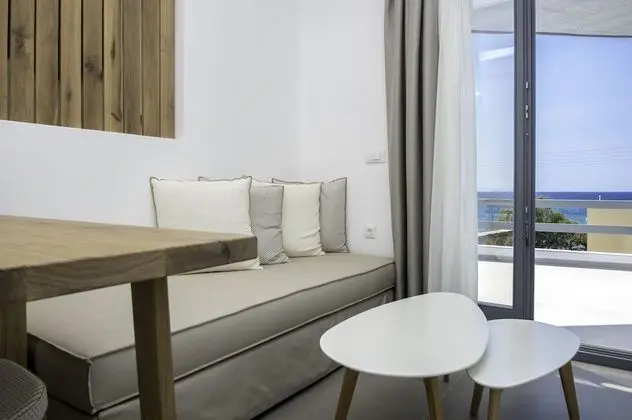 King Suite with Jacuzzi, Sea view (105)