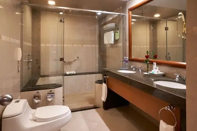 Oda, 1 En Büyük (King) Boy Yatak (Premium Floor)