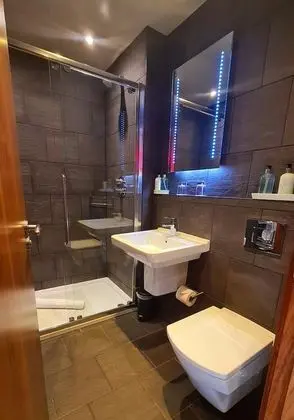 Classic Tek Büyük Yataklı Oda