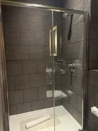 Classic Tek Büyük Yataklı Oda