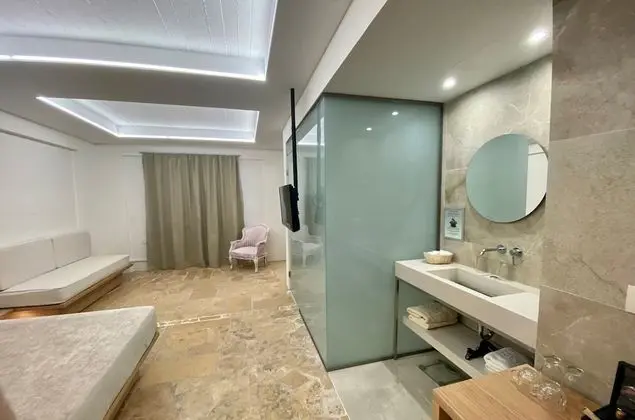 Standard Süit, 1 Çift Kişilik Yatak ve Çekyat, Sigara İçilmez, Havuz Kenarı