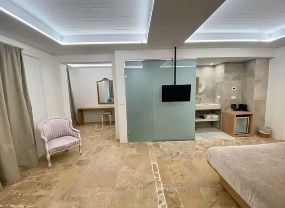 Superior Tek Büyük Yataklı Oda, Kısmi Deniz Manzarası