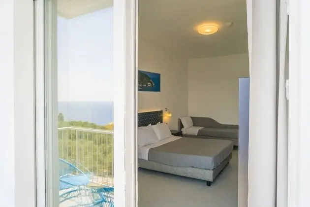 Superior Tek Büyük Yataklı Oda, Balkon, Deniz Manzaralı