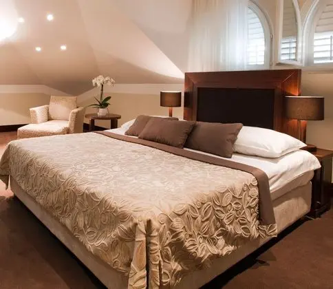 Classic Tek Büyük Yataklı Oda