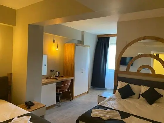 Triple, Sokak Manzaralı, Klimalı