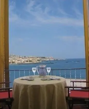 Deluxe Tek Büyük Yataklı Oda, Deniz Manzaralı