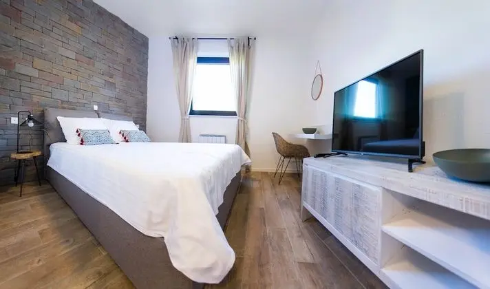 Standard Tek Büyük Yataklı Oda