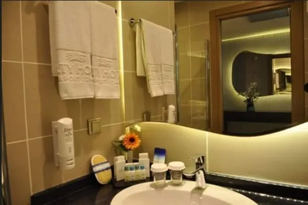 Bathroom sink