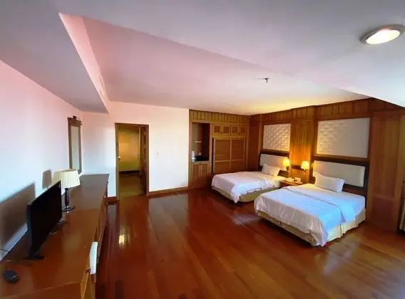 Deluxe City View Business Twin Room