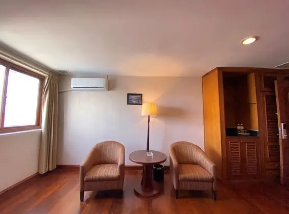 Deluxe City View Business Twin Room