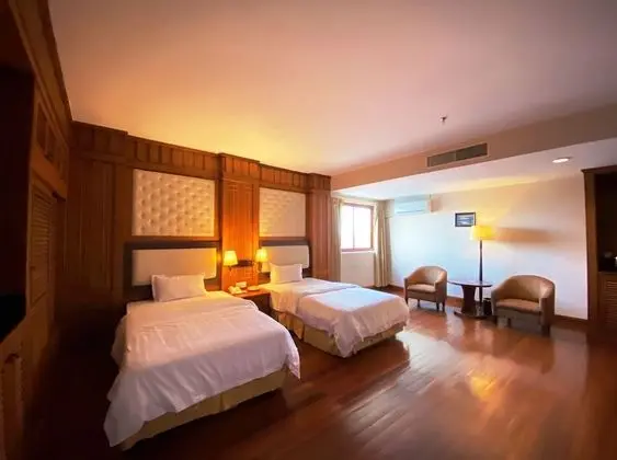 Deluxe City View Business Twin Room