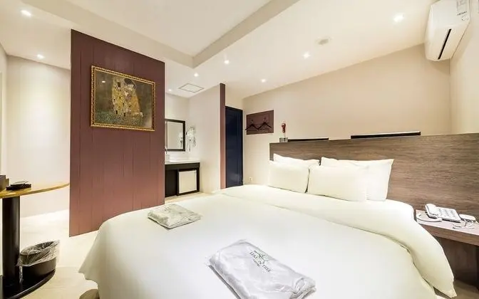 Oda (Semi-Suite room (2PC))