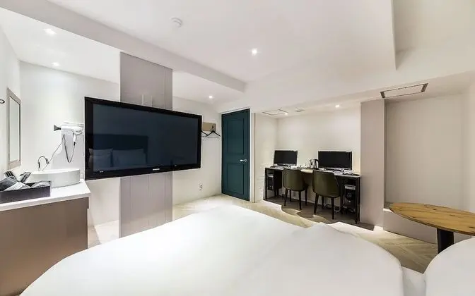 Oda (Semi-Suite room (2PC))