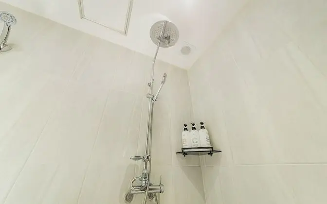 Oda (Semi-Suite room (2PC))