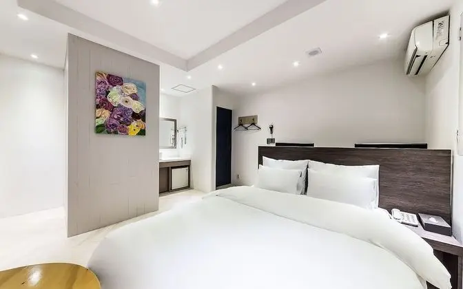 Oda (Semi-Suite room (2PC))