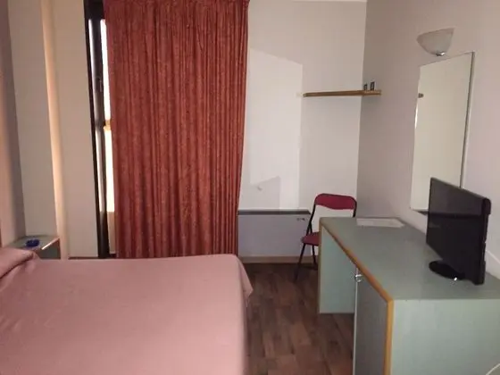 Classic Tek Büyük veya İki Ayrı Yataklı Oda