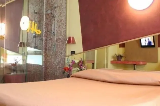 Classic Tek Büyük veya İki Ayrı Yataklı Oda