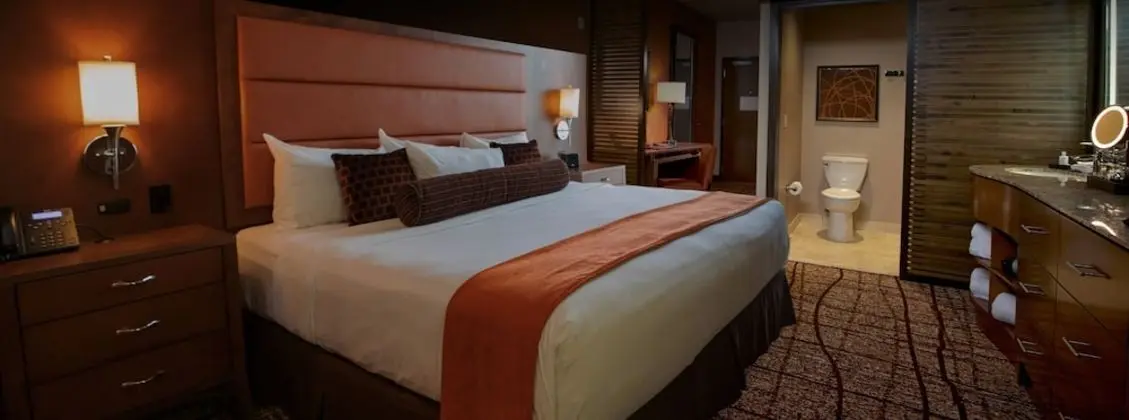 Süit, 1 En Büyük (King) Boy Yatak, Engellilere Uygun (Luxury King Suite - Non Smoking)