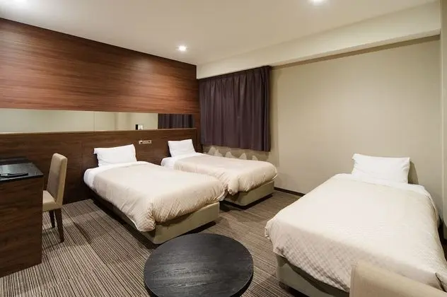 Üç Kişilik Oda, Sigara İçilebilir (23 Square meter)