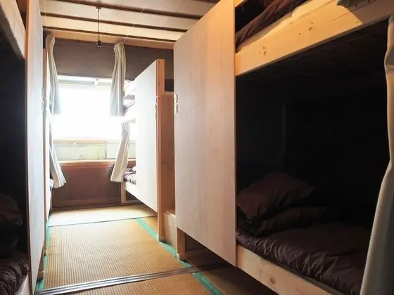 Ortak Ranzalı Oda, Karma Ranzalı Oda