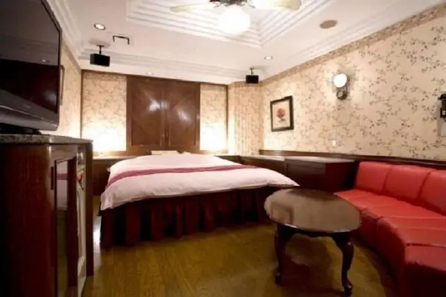 Standard Tek Büyük Yataklı Oda (After 8pm Check-in & one night only)