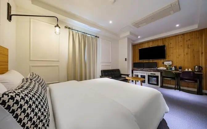 Oda (Grand Suite (70-inch TV Spa or Nespre)
