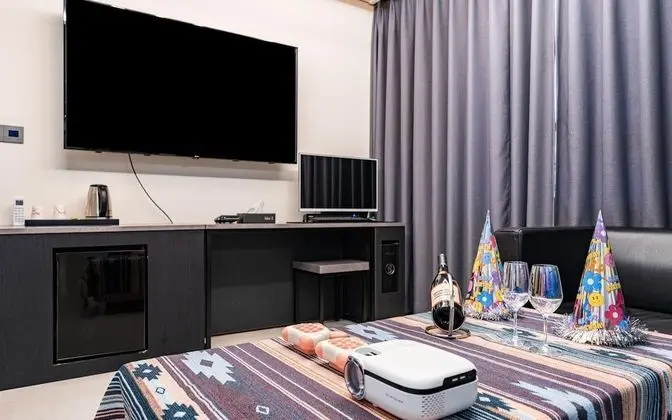 Oda (Suite Deluxe (62 2 65-inch TV 1 Doubl)