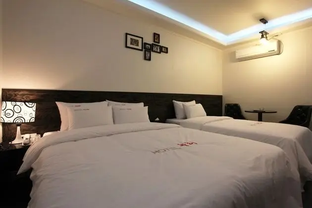 Oda (Business Twin B - King + Single Bed ()