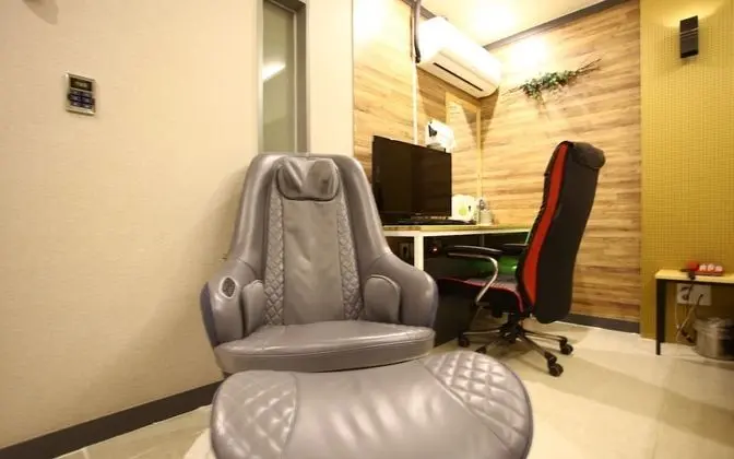 Oda (Massage Chair room)