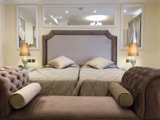 Tek Büyük veya İki Ayrı Yataklı Oda