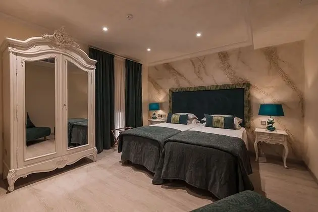 Tek Büyük veya İki Ayrı Yataklı Oda