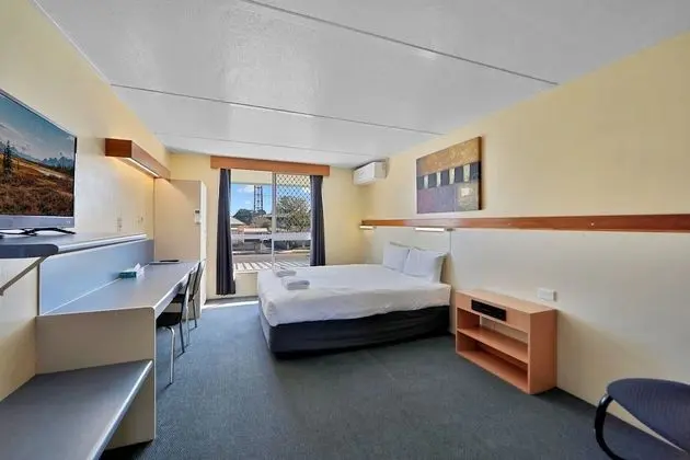 Economy Queen Room