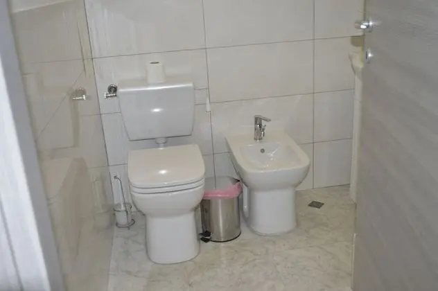 Üç Kişilik Oda