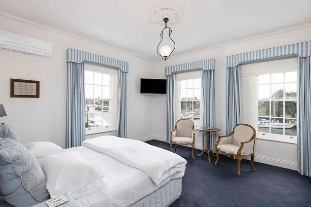 Standard Oda, Sigara İçilmez (Courtyard Room - Upstairs)