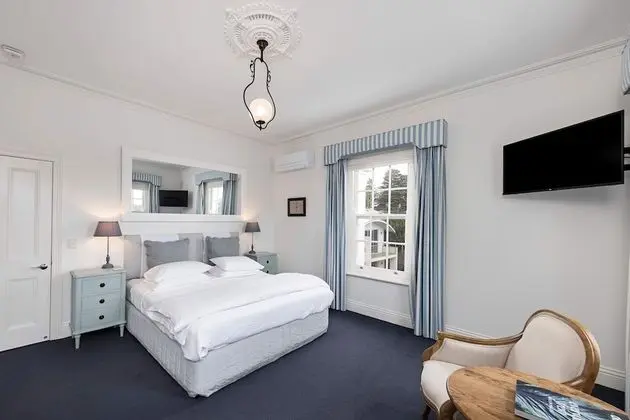 Standard Oda, Sigara İçilmez (Courtyard Room - Upstairs)