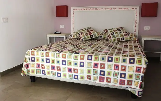 Büyük Yataklı Tek Kişilik Oda