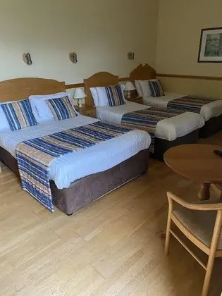Family Oda (1 Double and 2 Single Beds)